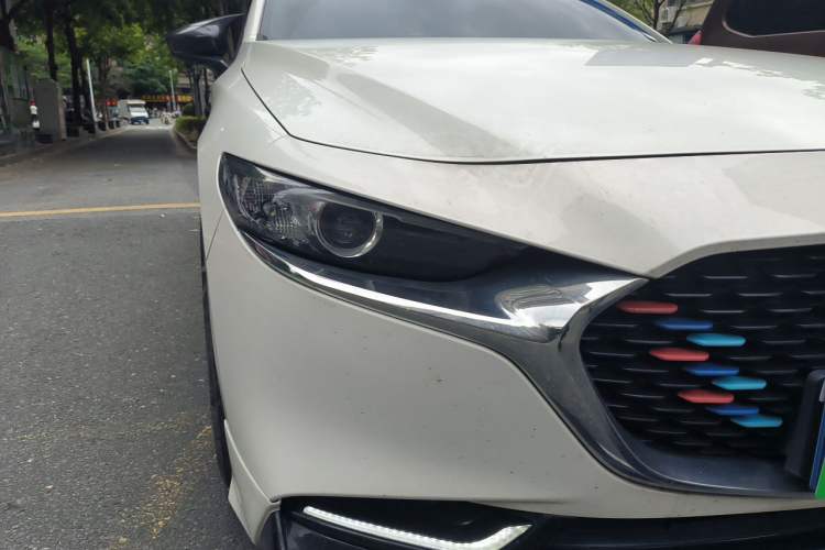 Used Mazda 3 Axela 2021 2.0L Automatic Zhiya Edition Right Front Headlight