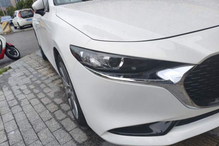Used Mazda 3 Axela 2021 2.0L Automatic Zhiya Edition Right Front Headlight