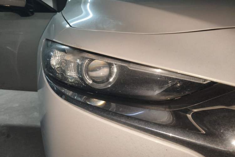 Used Mazda 3 Axela 2021 2.0L Automatic Zhiya Edition Right Front Headlight