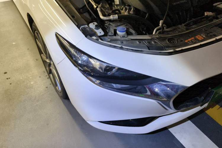 Used Mazda 3 Axela 2021 2.0L Automatic ZhiXuan Edition Right Front Headlight