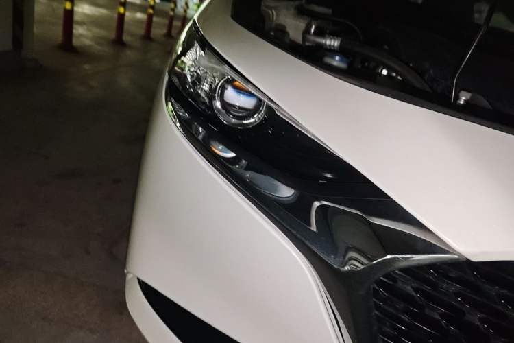 Used Mazda 3 Axela 2021 2.0L Automatic ZhiXuan Edition Right Front Headlight