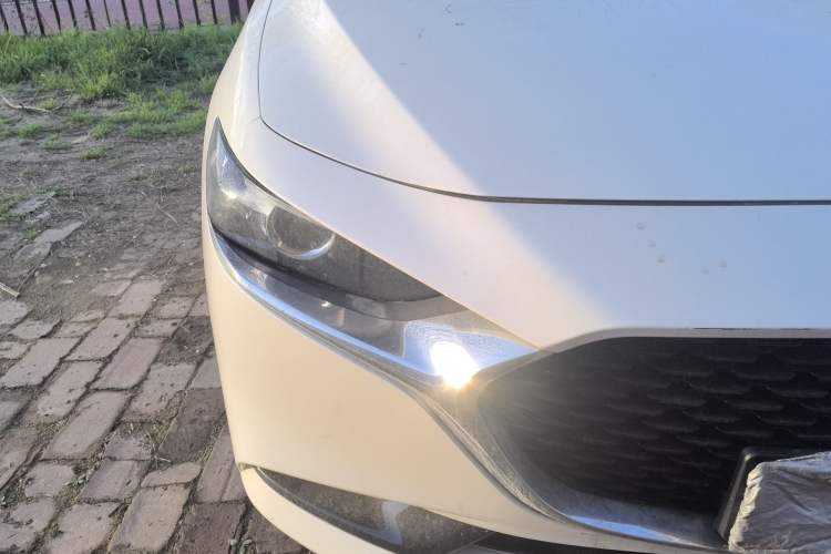 Used Mazda 3 Axela 2021 2.0L Automatic ZhiXuan Edition Right Front Headlight