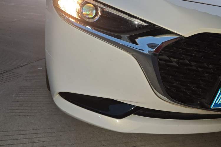 Used Mazda 3 Axela 2021 2.0L Automatic Zhiya Edition Right Front Headlight