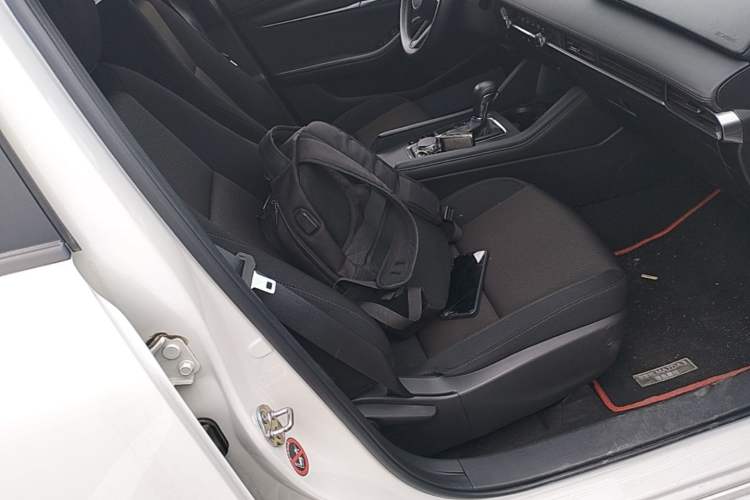 Used Mazda 3 Axela 2021 1.5L Automatic ZhiMei Edition Right Front Seat