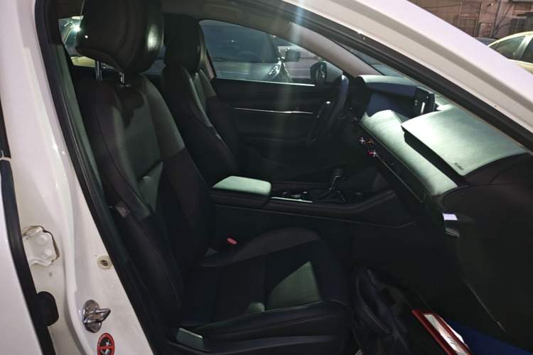 Used Mazda 3 Axela 2021 2.0L Automatic Zhiya Edition Right Front Seat