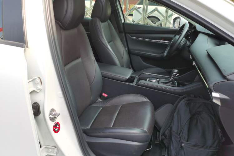 Used Mazda 3 Axela 2021 2.0L Automatic Zhiya Edition Right Front Seat