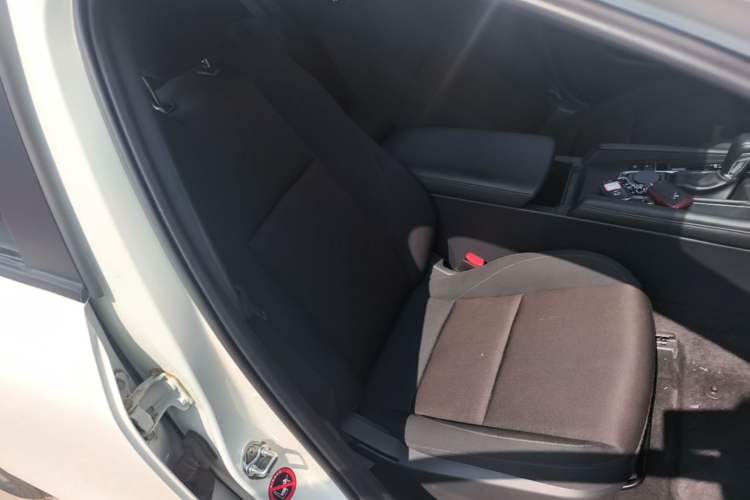 Used Mazda 3 Axela 2021 2.0L Automatic Zhiqing Edition Right Front Seat