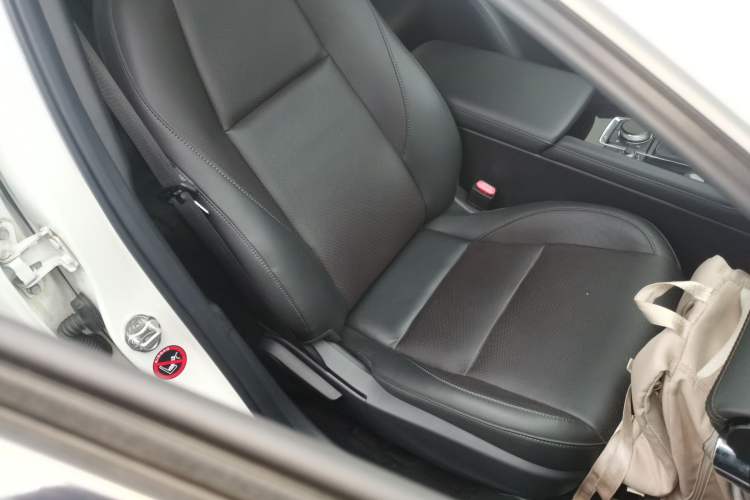 Used Mazda 3 Axela 2021 2.0L Automatic Zhi Rui Edition Right Front Seat
