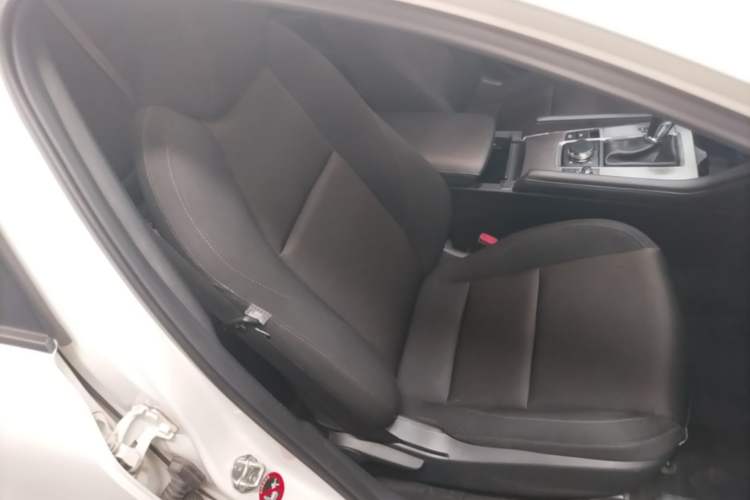 Used Mazda 3 Axela 2021 2.0L Automatic Zhiqing Edition Right Front Seat