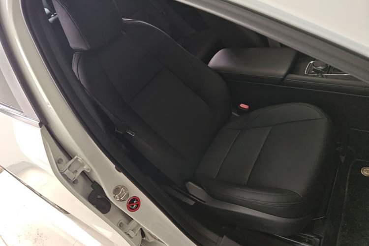 Used Mazda 3 Axela 2021 2.0L Automatic ZhiXuan Edition Right Front Seat