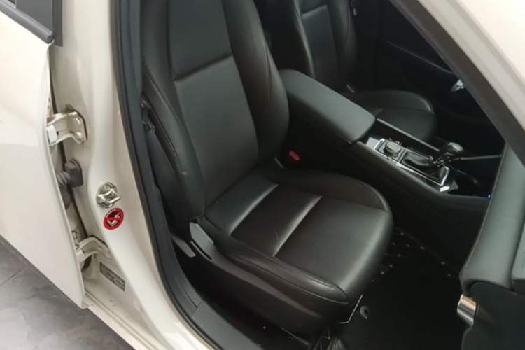 Used Mazda 3 Axela 2021 2.0L Automatic Zhi Rui Edition Right Front Seat