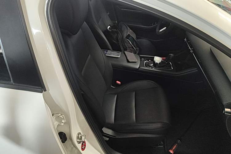 Used Mazda 3 Axela 2021 2.0L Automatic Zhi Rui Edition Right Front Seat