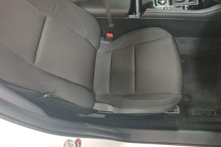 Used Mazda 3 Axela 2021 2.0L Automatic ZhiXuan Edition Right Front Seat