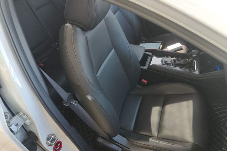 Used Mazda 3 Axela 2021 2.0L Automatic Zhiya Edition Right Front Seat