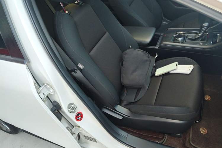 Used Mazda 3 Axela 2021 2.0L Automatic ZhiXuan Edition Right Front Seat