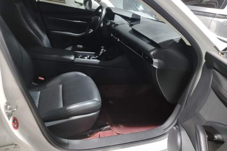 Used Mazda 3 Axela 2021 2.0L Automatic Zhiyao Edition Right Front Seat