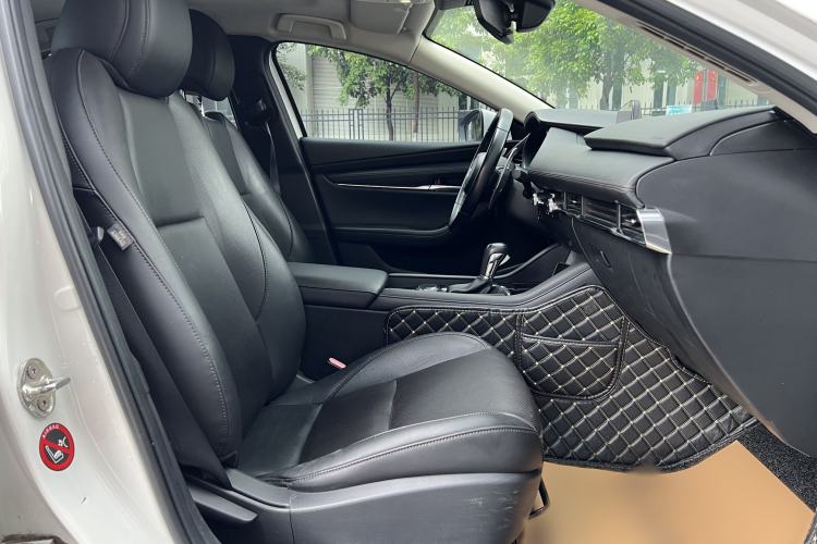 Used Mazda 3 Axela 2021 2.0L Automatic ZhiXuan Edition Right Front Seat
