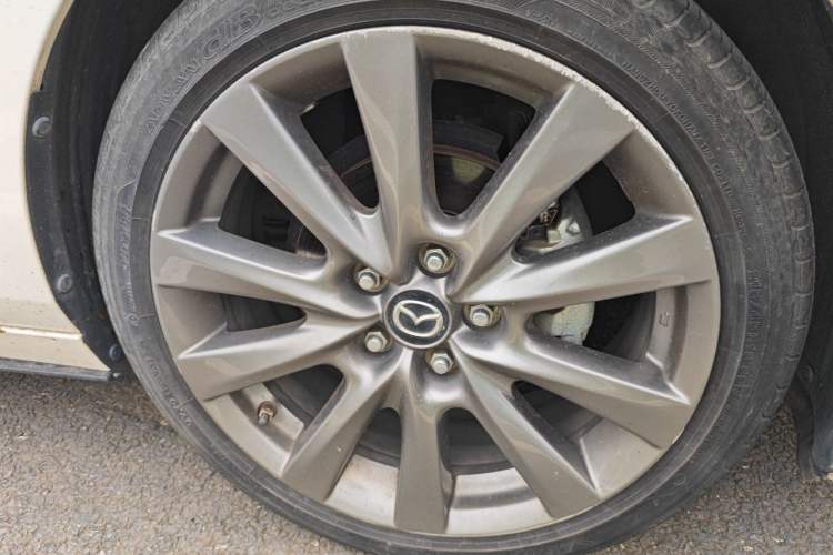 Used Mazda 3 Axela 2021 2.0L Automatic ZhiXuan Edition Right Front Wheel Hub