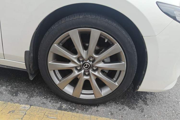 Used Mazda 3 Axela 2021 2.0L Automatic ZhiXuan Edition Right Front Wheel Hub