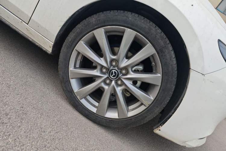 Used Mazda 3 Axela 2021 2.0L Automatic ZhiXuan Edition Right Front Wheel Hub
