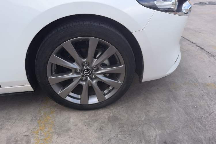 Used Mazda 3 Axela 2021 2.0L Automatic Zhiya Edition Right Front Wheel Hub
