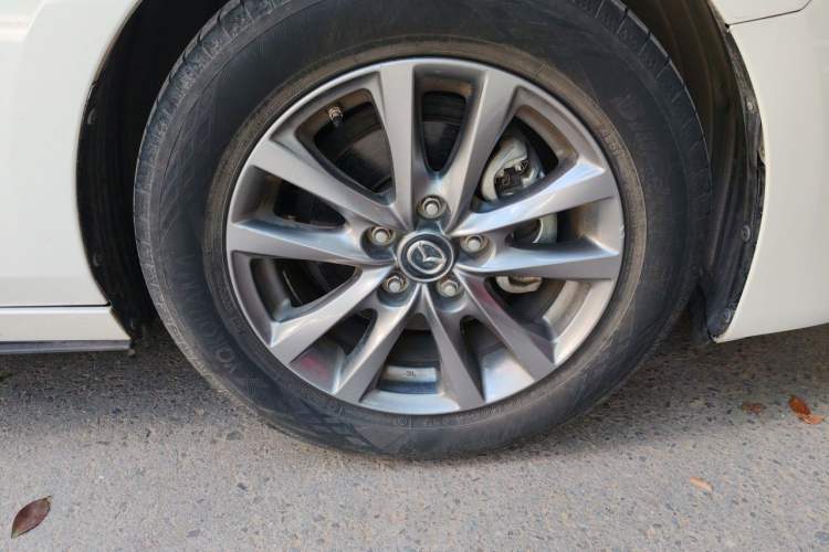 Used Mazda 3 Axela 2021 2.0L Automatic Zhiqing Edition Right Front Wheel Hub