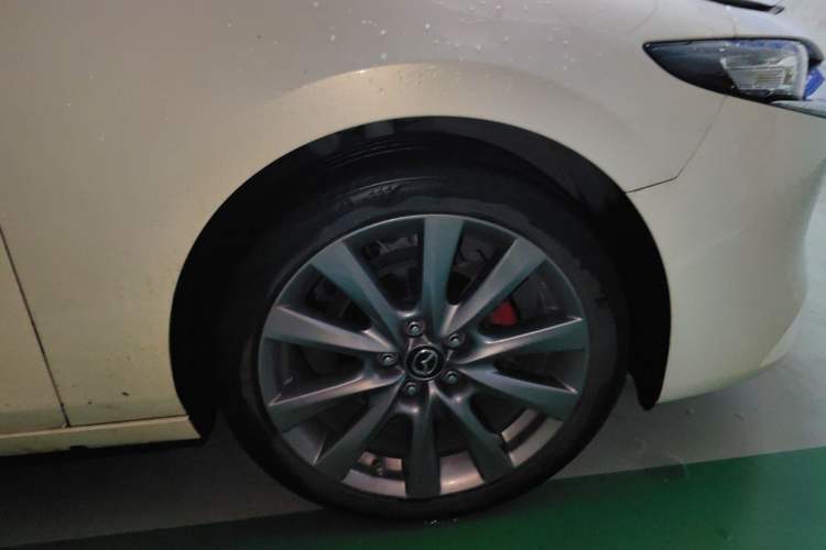 Used Mazda 3 Axela 2021 2.0L Automatic Zhiya Edition Right Front Wheel Hub