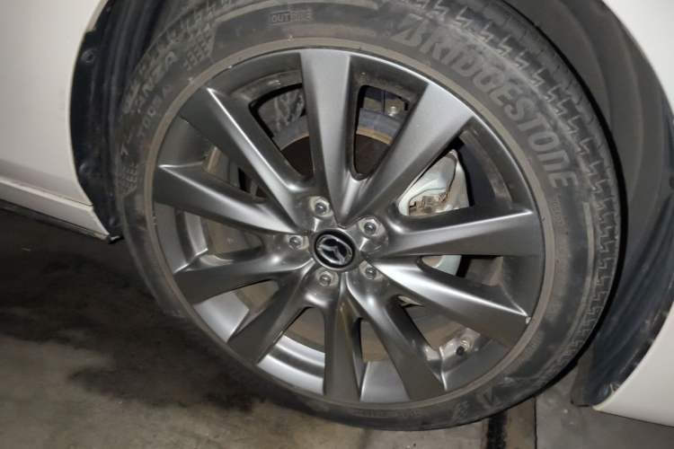 Used Mazda 3 Axela 2021 2.0L Automatic Zhiya Edition Right Front Wheel Hub
