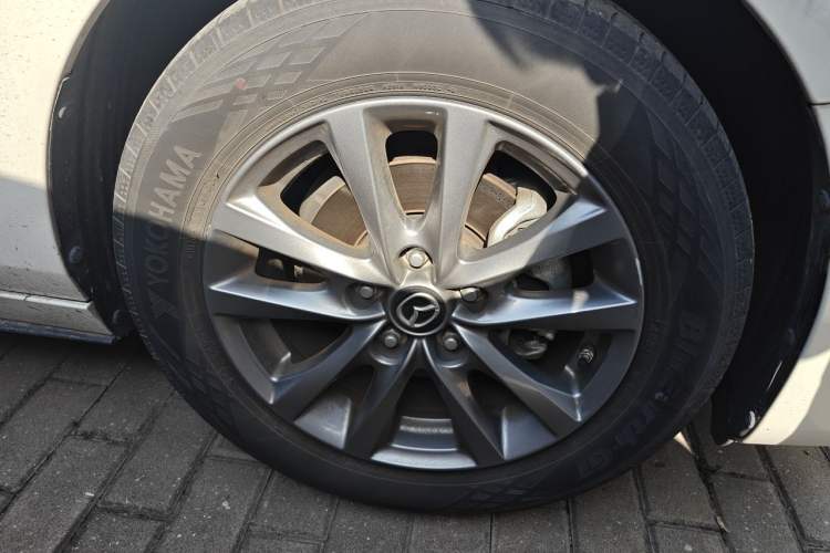 Used Mazda 3 Axela 2021 2.0L Automatic Zhiqing Edition Right Front Wheel Hub