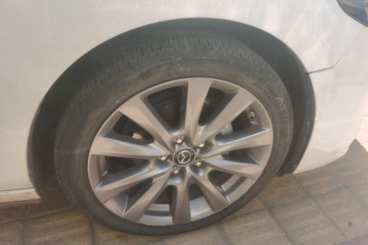 Used Mazda 3 Axela 2021 2.0L Automatic ZhiZun Edition Right Front Wheel Hub