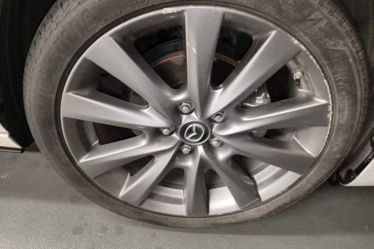 Used Mazda 3 Axela 2021 2.0L Automatic ZhiXuan Edition Right Front Wheel Hub
