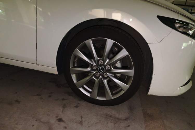 Used Mazda 3 Axela 2021 2.0L Automatic ZhiXuan Edition Right Front Wheel Hub