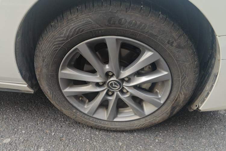 Used Mazda 3 Axela 2021 2.0L Automatic Zhiqing Edition Right Front Wheel Hub