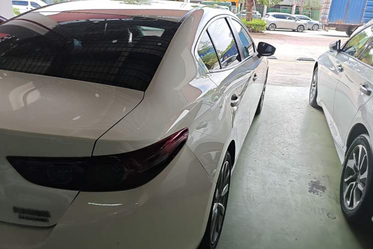 Used Mazda 3 Axela 2021 2.0L Automatic ZhiXuan Edition Right Rear Taillight
