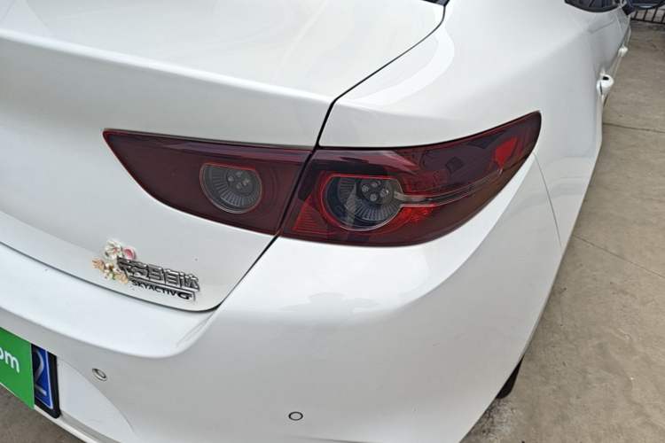 Used Mazda 3 Axela 2021 2.0L Automatic Zhiya Edition Right Rear Taillight