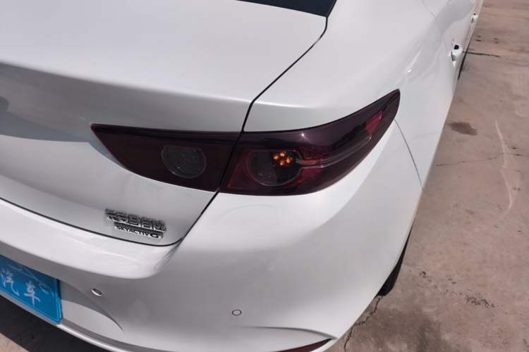 Used Mazda 3 Axela 2021 2.0L Automatic Zhiqing Edition Right Rear Taillight