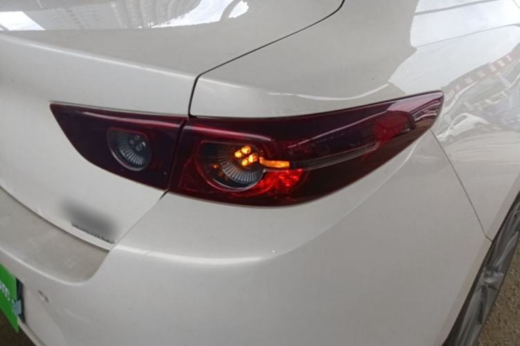 Used Mazda 3 Axela 2021 2.0L Automatic Zhiya Edition Right Rear Taillight