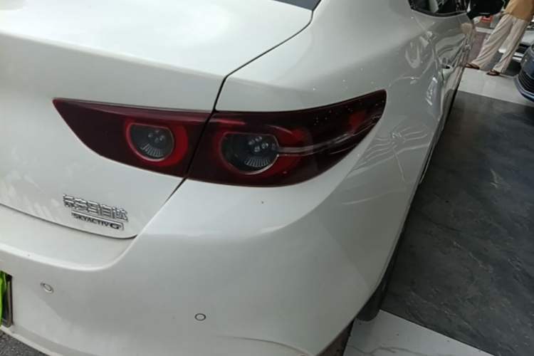 Used Mazda 3 Axela 2021 2.0L Automatic Zhi Rui Edition Right Rear Taillight