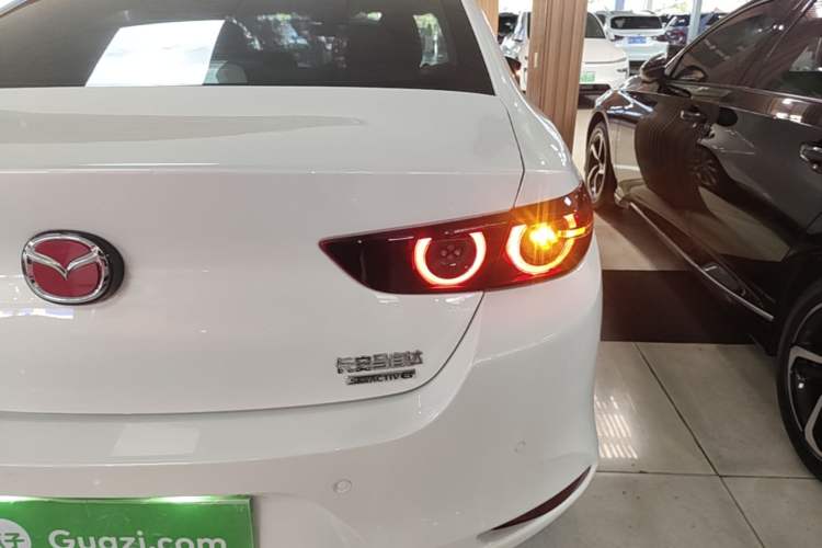 Used Mazda 3 Axela 2021 2.0L Automatic Zhi Rui Edition Right Rear Taillight