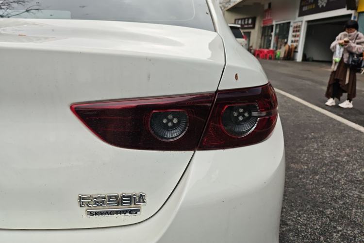 Used Mazda 3 Axela 2021 2.0L Automatic Zhiqing Edition Right Rear Taillight