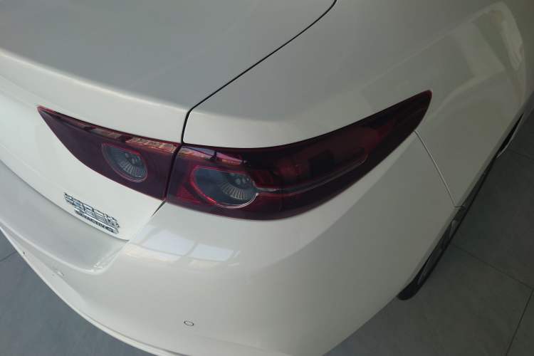 Used Mazda 3 Axela 2021 2.0L Automatic ZhiXuan Edition Right Rear Taillight
