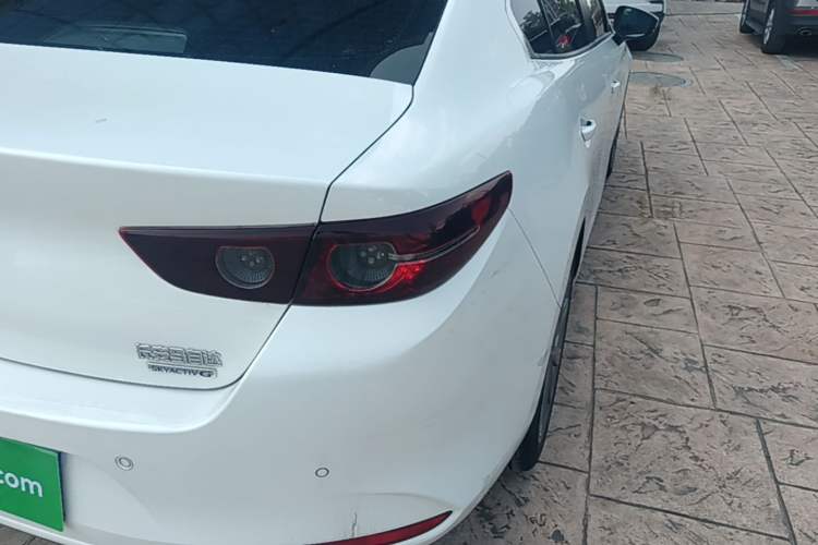 Used Mazda 3 Axela 2021 2.0L Automatic ZhiXuan Edition Right Rear Taillight