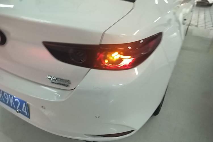 Used Mazda 3 Axela 2021 2.0L Automatic Zhiya Edition Right Rear Taillight