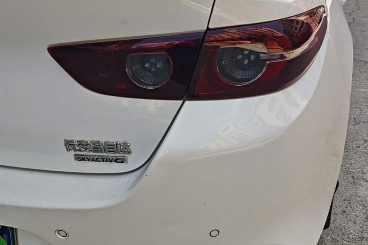 Used Mazda 3 Axela 2021 2.0L Automatic ZhiXuan Edition Right Rear Taillight