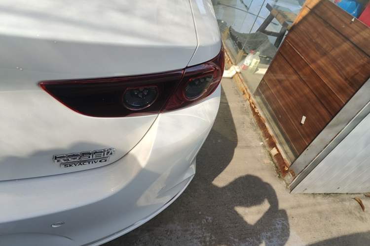 Used Mazda 3 Axela 2021 2.0L Automatic Zhiya Edition Right Rear Taillight