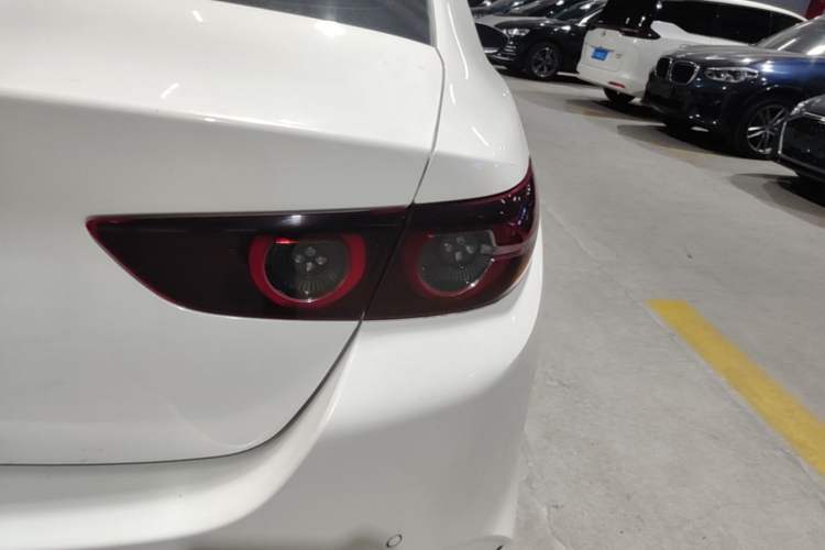 Used Mazda 3 Axela 2021 2.0L Automatic Zhiyao Edition Right Rear Taillight