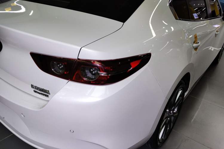Used Mazda 3 Axela 2021 2.0L Automatic Zhiya Edition Right Rear Taillight