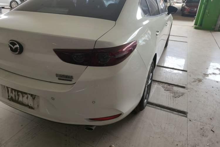 Used Mazda 3 Axela 2021 2.0L Automatic Zhiqing Edition Right Rear Taillight