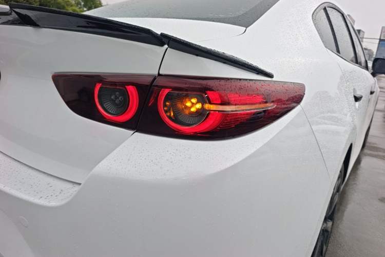 Used Mazda 3 Axela 2021 2.0L Automatic Zhiyao Edition Right Rear Taillight