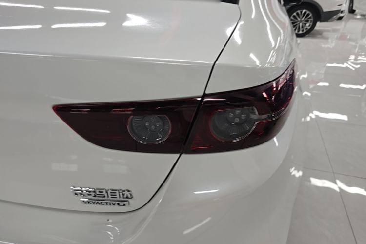 Used Mazda 3 Axela 2021 2.0L Automatic Zhiqing Edition Right Rear Taillight